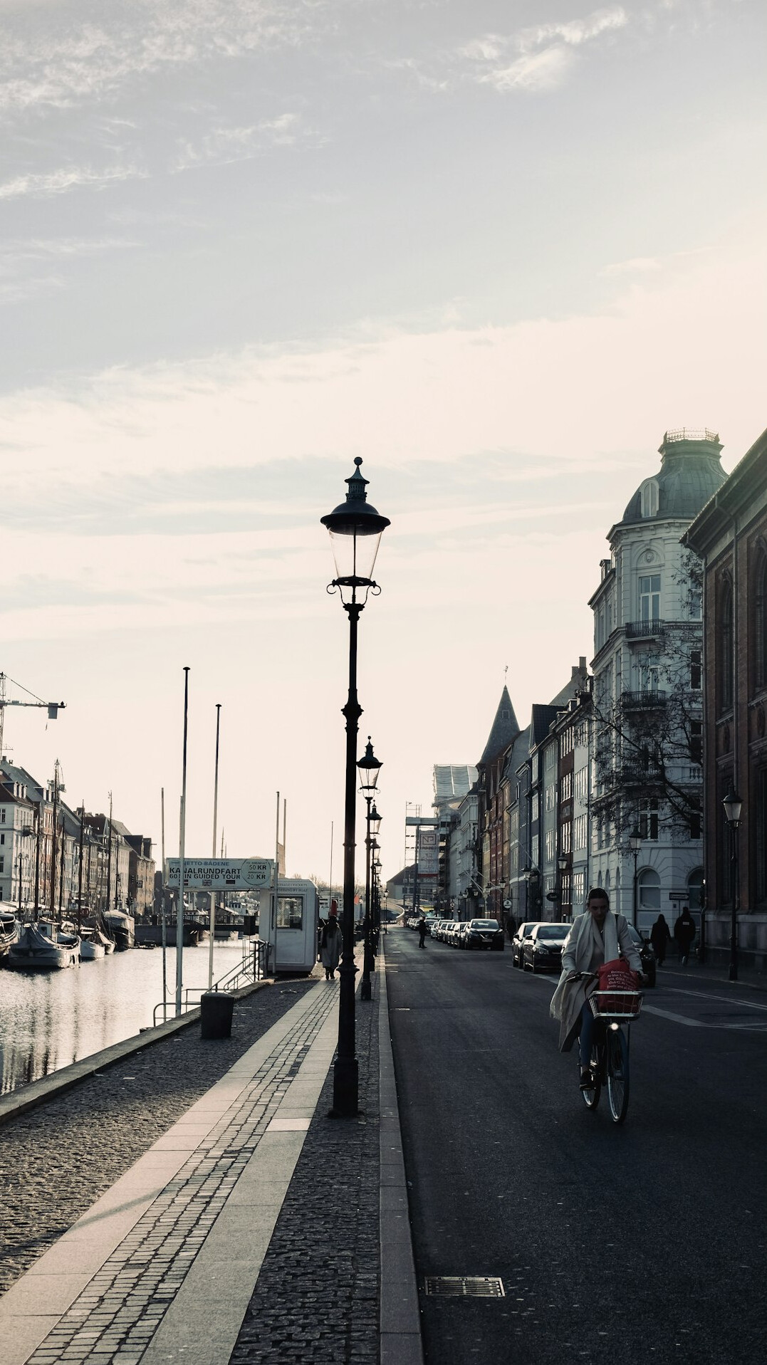 people cycling in copenhagen